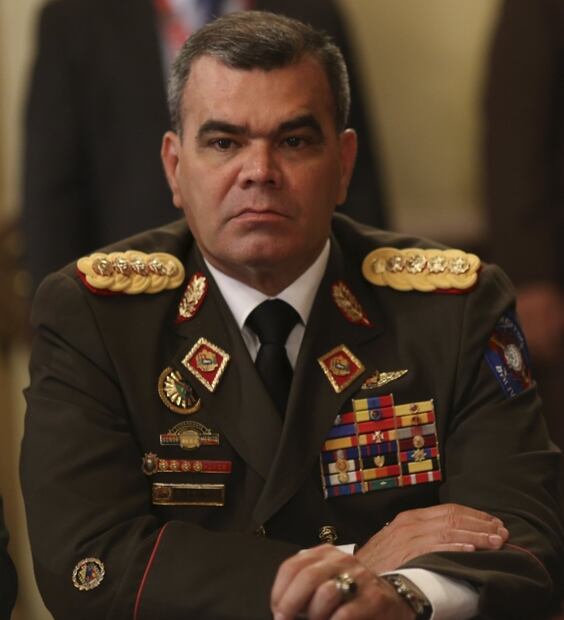 ¿Quién es Vladimir Padrino, "el verdadero hombre fuerte" en Venezuela?