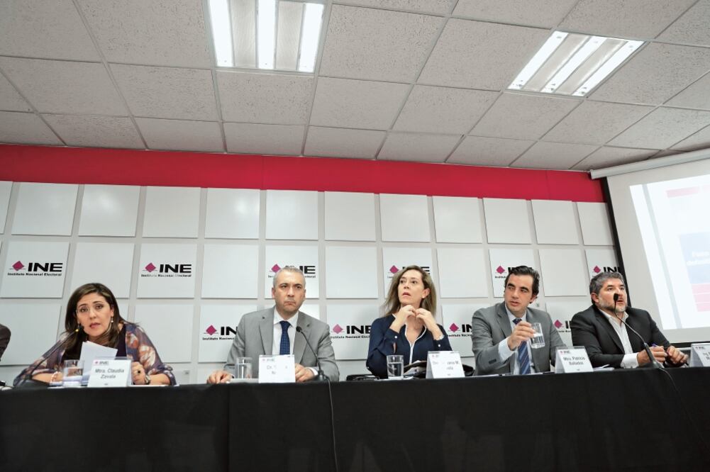En conferencia de prensa, consejeros del Instituto Nacional Electoral diero n el informe sobre el cumplimiento de apoyos a aspirantes independientes (IVÁN STEPHENS. EL UNIVERSAL)