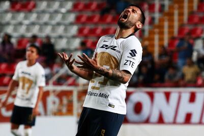 Los problemas que agravan la crisis de los Pumas