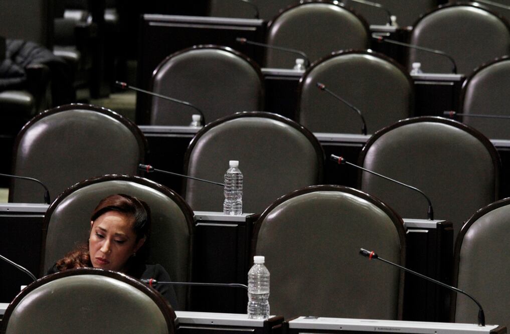 Este jueves, el ausentismo de diputados federales continuó en el salón de plenos de la Cámara de Diputados. 