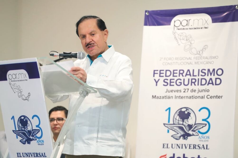 El Licenciado Juan Francisco Ealy Ortiz inauguró el Segundo Foro Regional de Federalismo Mexicano, en Mazatlán, Sinaloa. Foto: BERENICE FREGOSO