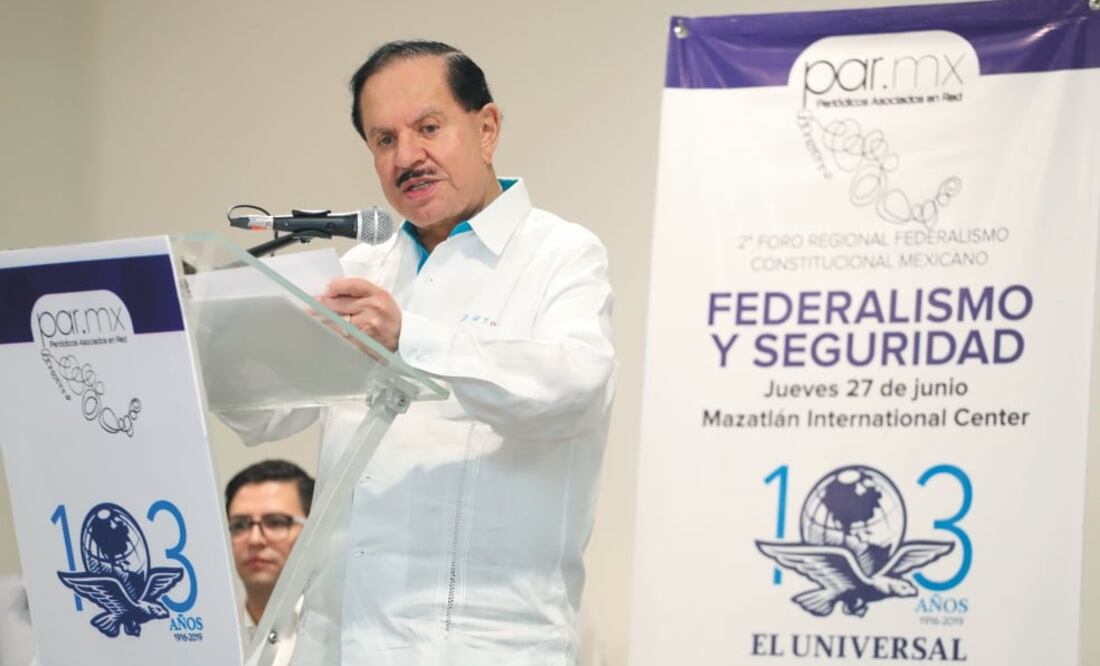 El Licenciado Juan Francisco Ealy Ortiz inauguró el Segundo Foro Regional de Federalismo Mexicano, en Mazatlán, Sinaloa. Foto: BERENICE FREGOSO