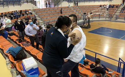 Aplican dosis de refuerzo a personal de salud en Ciudad Juárez, Chihuahua