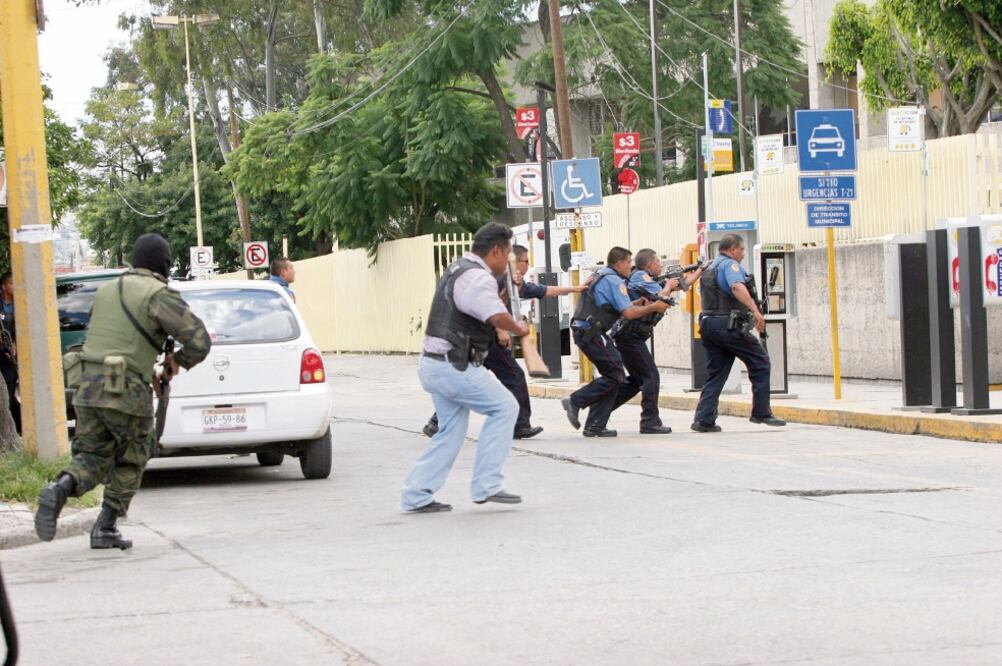 Según expertos, debe darse una reforma al sistema judicial porque ahora los delincuentes entran y salen rápido de prisión: la policía tiene el registro de un hombre que ha sido detenido 409 veces (FOTOS: ARCHIVO EL UNIVERSAL)