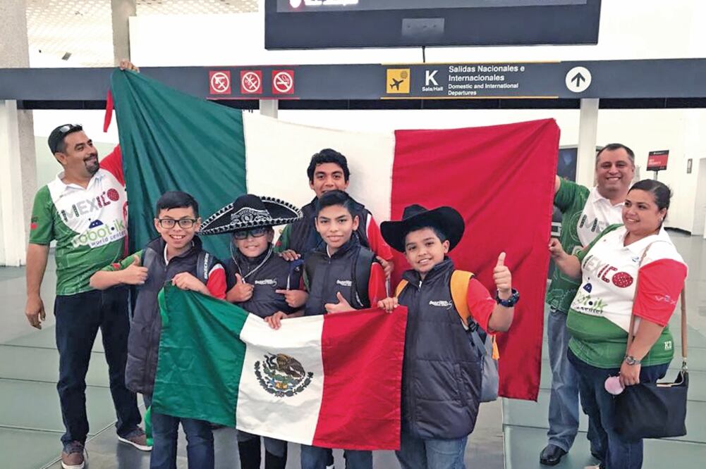 Sebastián Zertuche, Pablo Ramírez, Erick Bustos y Germán Rodríguez participan en el Mundial de Robótica que se realiza del 29 de abril al 1 de mayo en Lousville, Kentucky, Estados Unidos. (FOTOS: ROBERTO AGUILAR. EL UNIVERSAL)