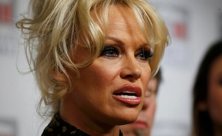 Pamela Anderson denuncia violencia en crisis de "chalecos amarillos"