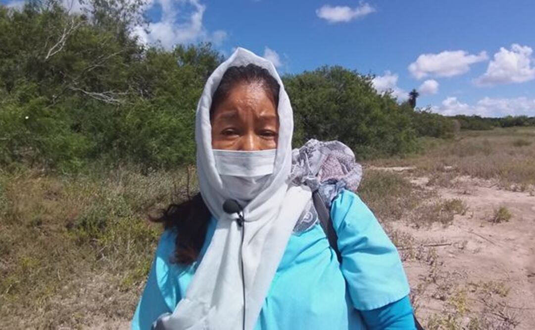 Recorrer el ejido La Bartolina en Matamoros, Tamaulipas, para Martha Castillo representa la esperanza de encontrar los restos de sus cuatro hijos y tres nietos desaparecidos. Foto: Sandra Tovar/ EL UNIVERSAL