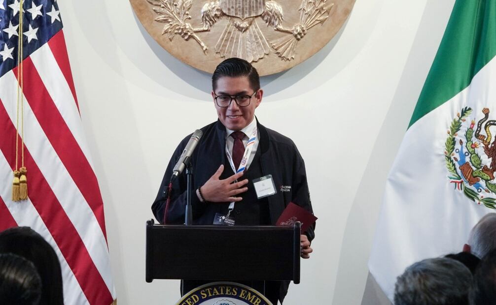 Estudiante durante la entrega de reconocimientos en el evento. Foto: Camila Ayala Benabib / Cuartoscuro.