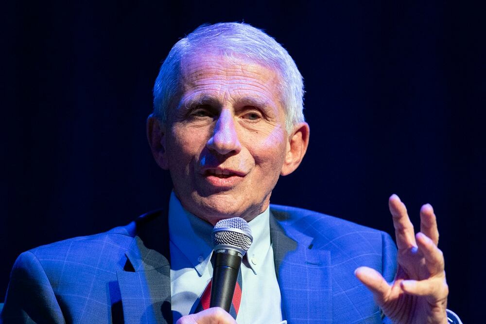 El doctor Anthony Fauci habla durante la presentación de su libro "On Call" en el Teatro Lincoln el viernes 21 de junio de 2024 en Washington. Foto: AFP