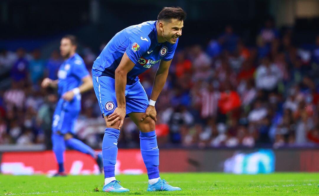 Ángel Romero lamentándose ante Chivas - FOTO: Imago7