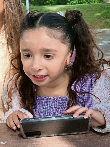 Valeria, Frida y Santiago sonríen y llevan una vida normal, pese a padecer Treacher Collins. Foto: Dinorath Mota