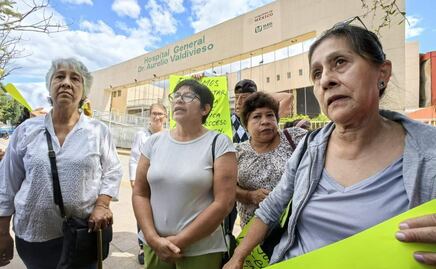 Trabajadores del IMSS Bienestar en Oaxaca protestan por retrasos en su jubilación; acusan falta de documentos