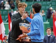 Jannik Sinner recupera el número uno; derrota a Carlos Alcaraz en el Masters 1000 de Montecarlo