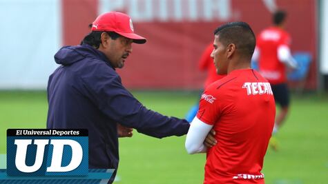 Me voy de Chivas por no tener buen trato con Cardozo: Carlos Salcido