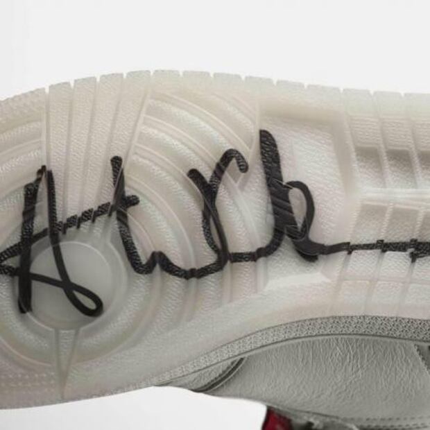 Anna Wintour une fuerzas con Nike y lanzan colección de tenis con mucho estilo