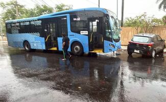 Lluvias provocadas por Frente Frío 41 sorprenden a habitantes de Yucatán; piso mojado provoca accidentes de tránsito