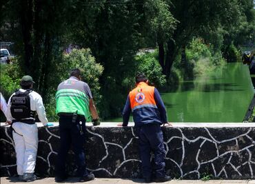 FOTOS: Así fue el rescate de un cuerpo que se encontraba flotando en Canal Nacional