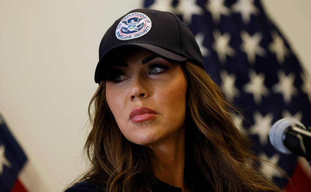 La secretaria de Seguridad Nacional, Kristi Noem, en una conferencia de prensa el jueves 12 de junio de 2025. Foto: AP