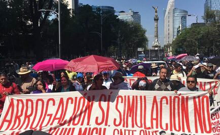 "¡Abrogación, no simulación!", gritan maestros de la CNTE en marcha por Día del Trabajo
