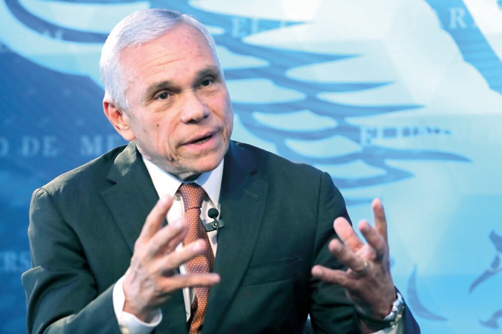 José Antonio Aguilar Bodegas considera que no sólo en el PRI local tiene un buen grupo de contrincantes, sino que hay otros candidatos a nivel federal con los que tiene una franca disposición de respeto (LUCIA GODÍNEZ. EL UNIVERSAL)