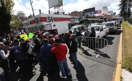 Comerciantes bloquean calles de Toluca; exigen retiro de ambulantes