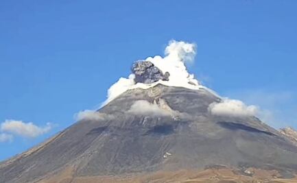 VIDEO: Volcán Popocatépetl lanza dos vistosas explosiones esta mañana