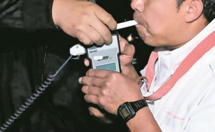 ¿Qué pasa si no pasas el alcoholímetro en la CDMX? Esto marca el Reglamento de Tránsito 