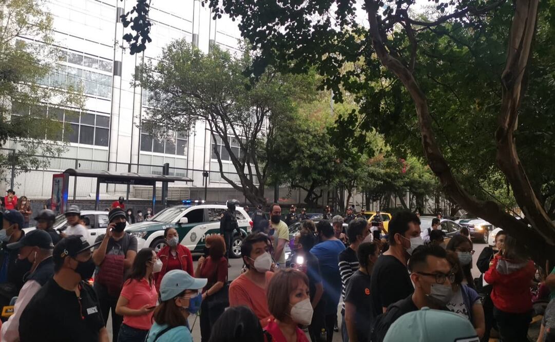 Votantes se quedan sin boletas en casilla en colonia Del Valle. Foto: Especial