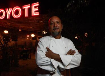 Conoce a Víctor Tafoya, el chef que cocina en el desierto mar de El Pescadero, en Baja California Sur