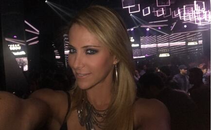 Inés Sainz presume figura con ajustado traje de baño