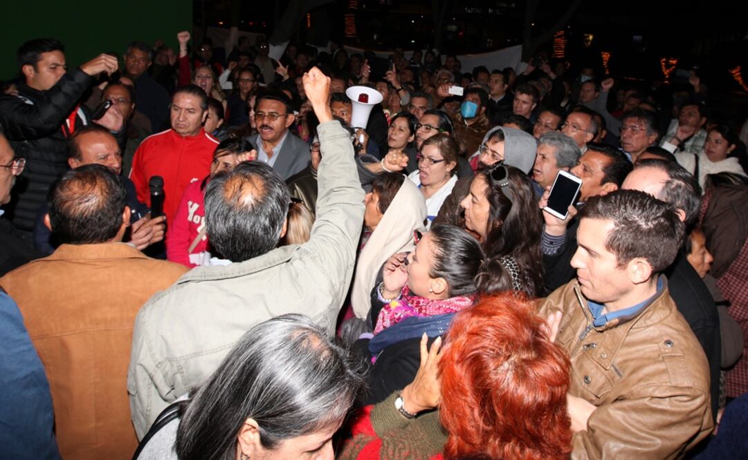 Ahorradores de Ficrea protestan en Condusef. Foto: Archivo/EL UNIVERSAL
