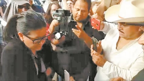 Entre protestas clausuran Legislatura