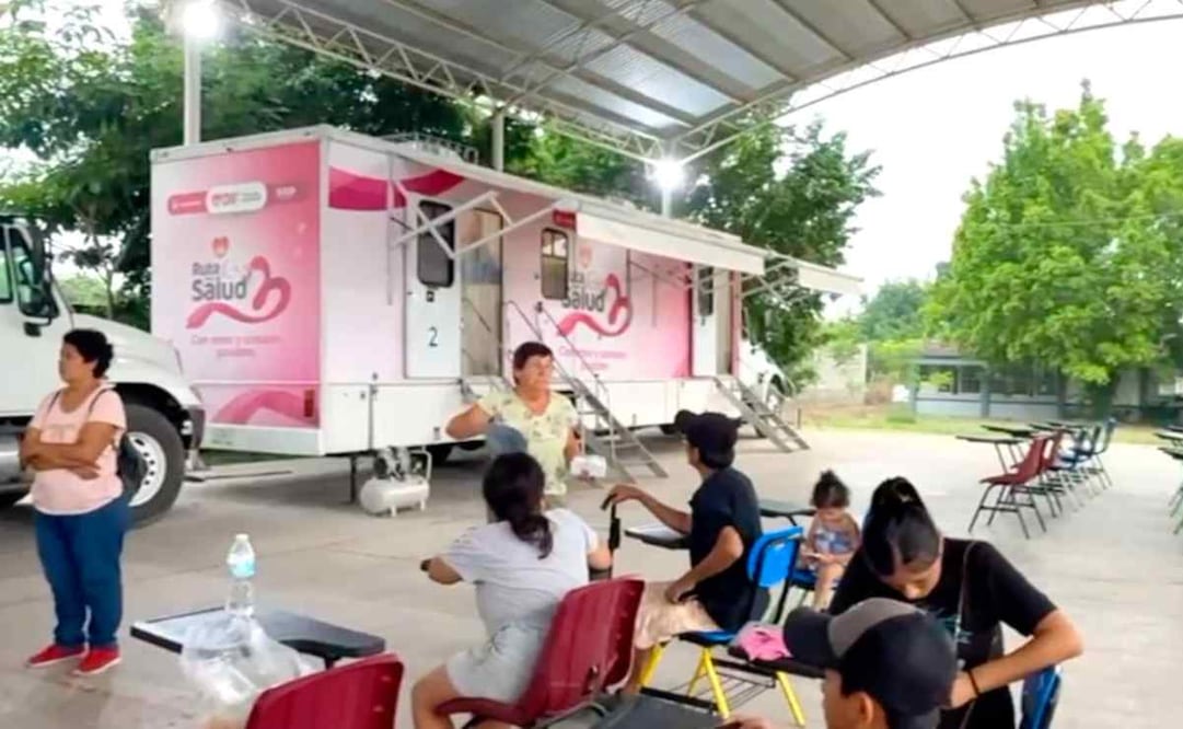 Hospital sobre ruedas de Durango brinda atención médica a afectados por lluvias / Foto: Especial