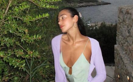 Dua Lipa celebra su cumpleaños con sensual bikini de los 2000