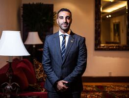 Simón Levy llama a hotel en Lisboa y niega haber estado allí; pide que llamen si quieren verificarlo