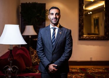 Simón Levy llama a hotel en Lisboa y niega haber estado allí; pide que llamen si quieren verificarlo