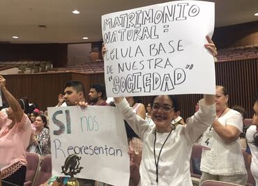 Jóvenes religiosos aplauden a diputados de Sinaloa por rechazar matrimonios igualitarios