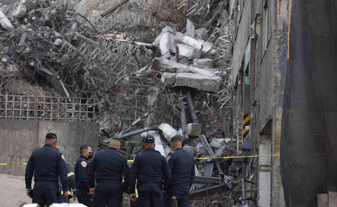 Derrumbe de edificio en demolición en San Antonio Abad, autoridades acordonan y resguardan la zona. 9 de Marzo 2026/ Foto: Diego Simón. EL UNIVERSAL