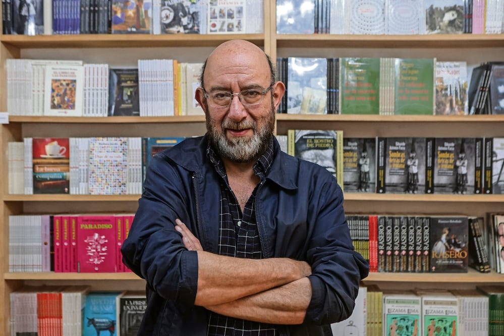Eduardo Antonio Parra, quien ha reunido todos sus cuentos en Sombras detras de la ventana, asegura que la violencia está arraigada en los mexicanos. Foto: Gabriel Pano / EL UNIVERSAL