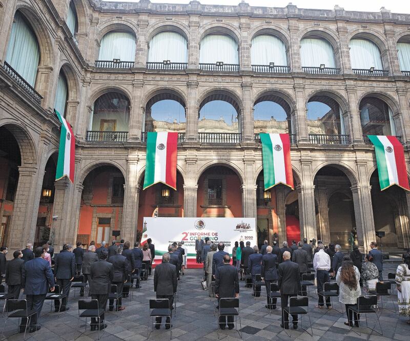Al Patio de Honor sólo acudieron 70 personas, por las medidas sanitarias por el Covid-19. PRESIDENCIA