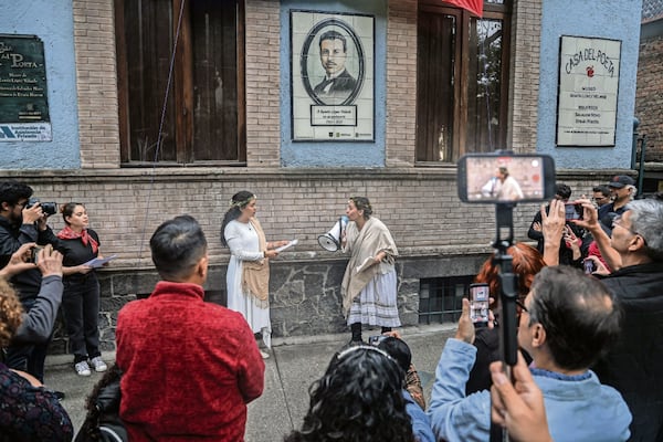 Poetas aceptan diálogo sobre la Casa del Poeta; van con 11 exigencias