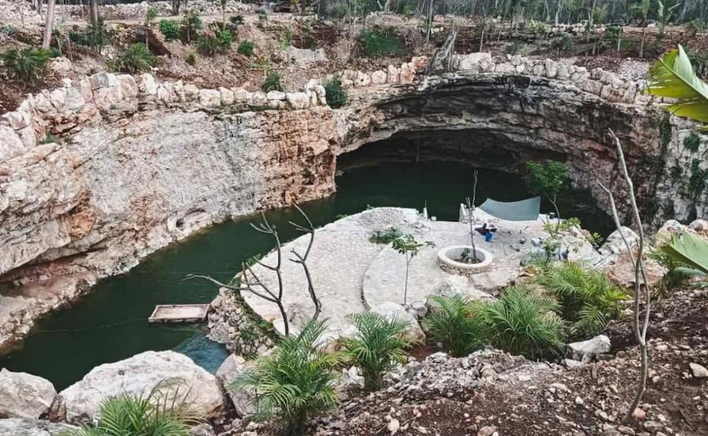 Profepa clausura proyecto turístico en Abalá, Yucatán; detectan afectaciones directas en más de 10 mil metros cuadrados de selva y cenote.
Foto: Especial.