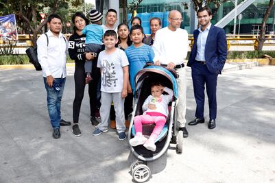 Secretario de Salud se disculpa con padres de niños con cáncer