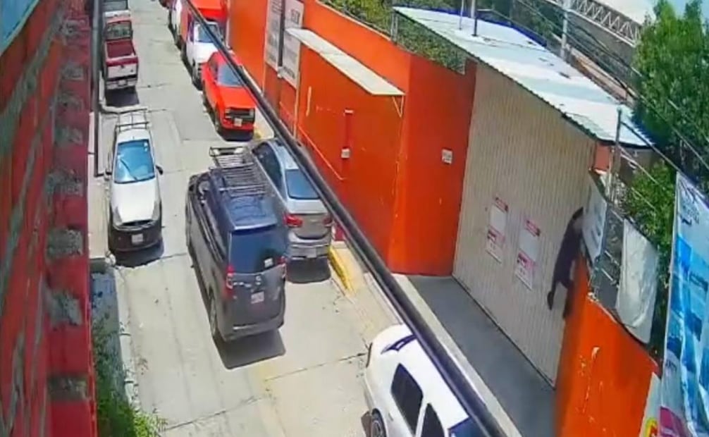 Hay un video en redes sociales en el que Luis Esteban fue captado intentando entrar a la primaria “Ignacio Manuel Altamirano”. Foto: Especial