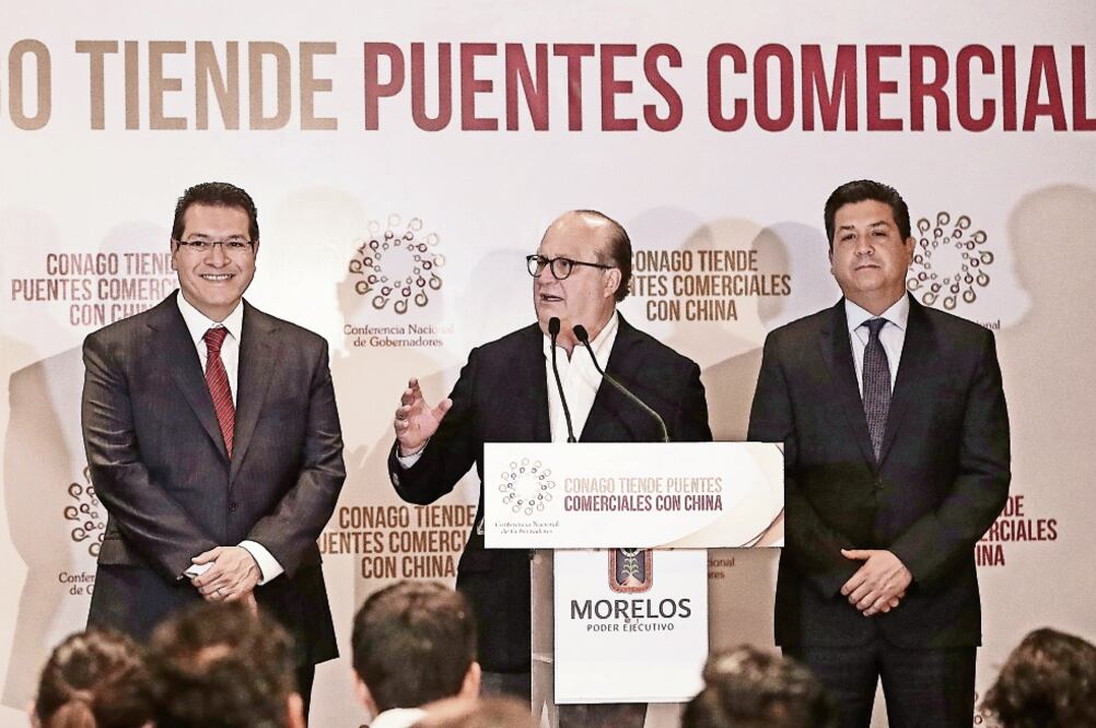 Los gobernadores de Tlaxcala, Marco Mena; de Morelos, Graco Ramírez, y de Tamaulipas, Francisco García Cabeza de Vaca, afirmaron que con su viaje se logró firmar que las entidades tengan mayor relación comercial con China (ALEJANDRO ACOSTA. EL UNIVERSAL)