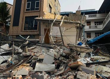 Por terremoto en Myanmar suman 2 mil 900 muertos; junta militar reanuda "actividades defensivas" contra rebeldes