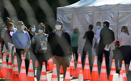 CDC de EU piden a estadounidenses llevar cubrebocas todo el tiempo