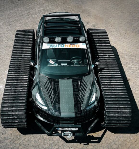 El Tesla todoterreno que parece hecho para la guerra