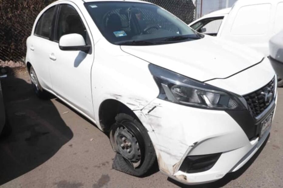 VIDEO: Roba vehículo, desencadena persecución en Circuito Exterior Mexiquense y se arroja a canal