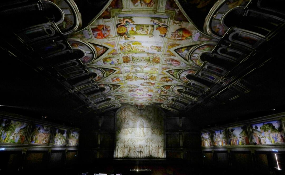La Capilla Sixtina, de Miguel Ángel, es recreada en el espectáculo "El Juicio Final". Foto: AP/Gregorio Borgia